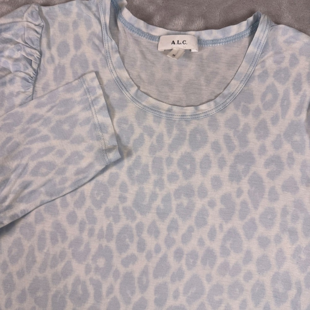 ALC Leopard Print Puff Sleeve Crew Neck Jersey Top Womens XL Light Blue
